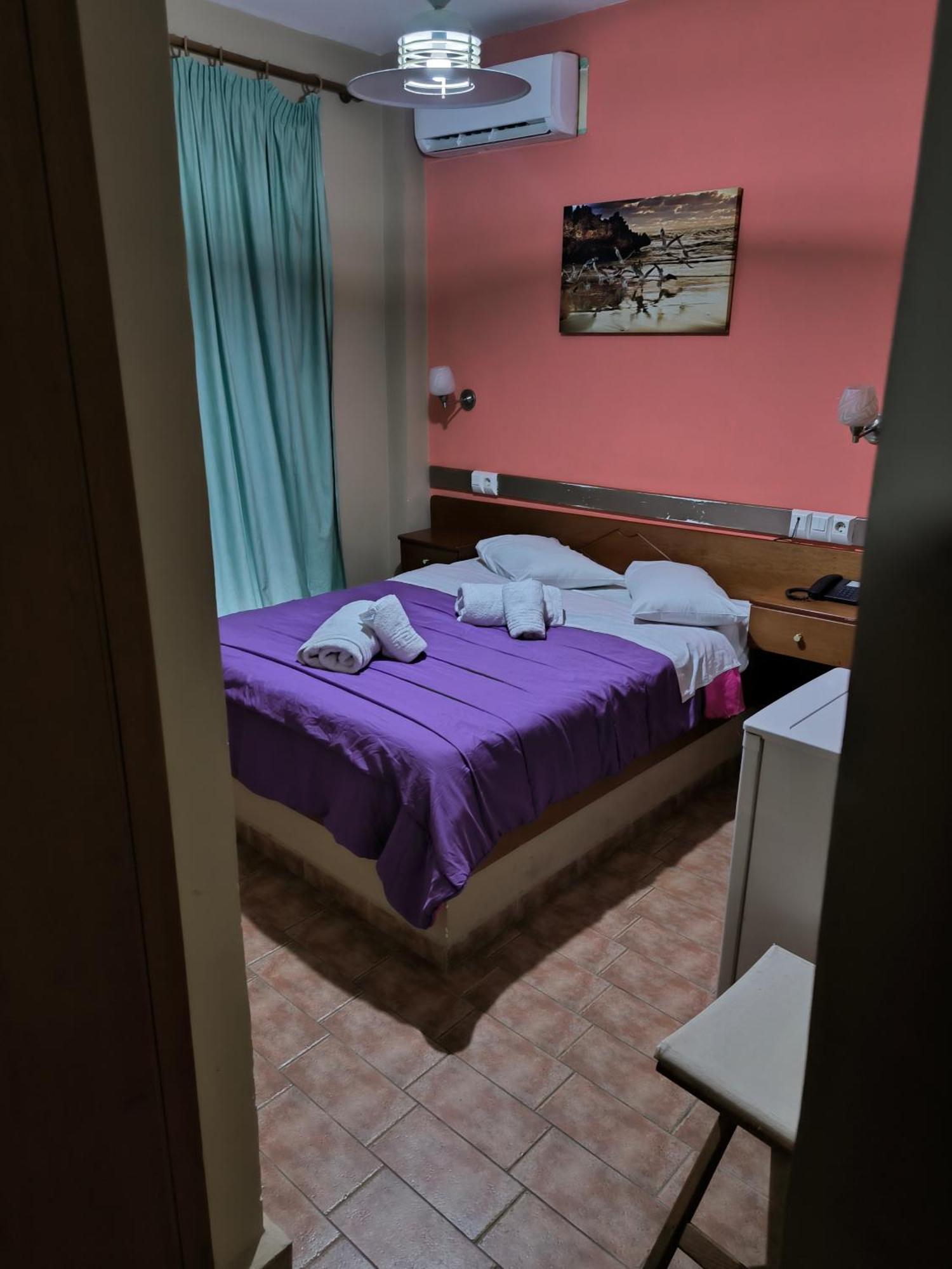 Hotel Almira 아기아 트리아스 외부 사진